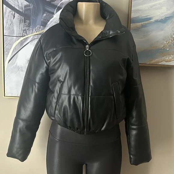 Aqua Women’s Faux Leather Short Puffer Coat size XS - Picture 5 of 8
